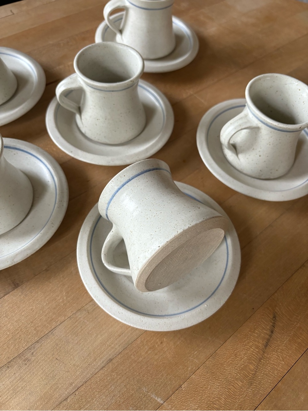 Vintage Studio Pottery Cups/Saucers - Picture 4 of 8